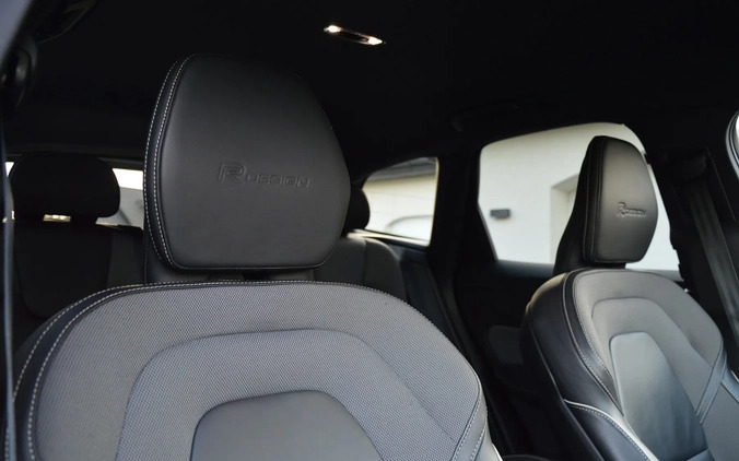 Volvo XC 60 cena 152900 przebieg: 133000, rok produkcji 2019 z Włocławek małe 379